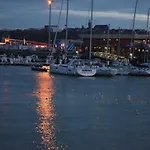 Vue Sur Port