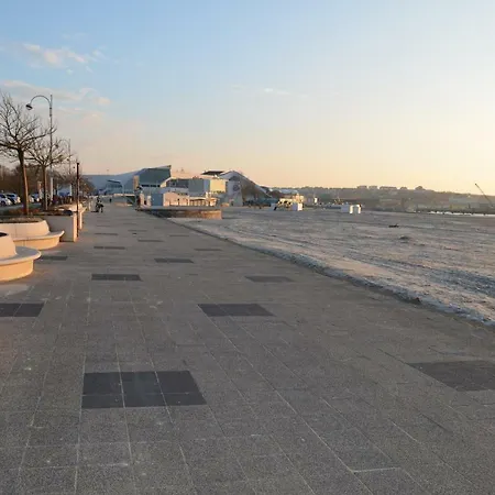 Vue Sur Port